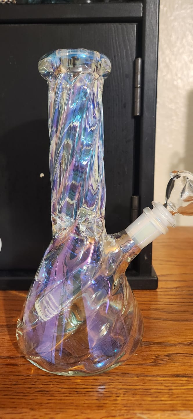 Customer photo review of IRIDESCENT SWIRL BONG 8"