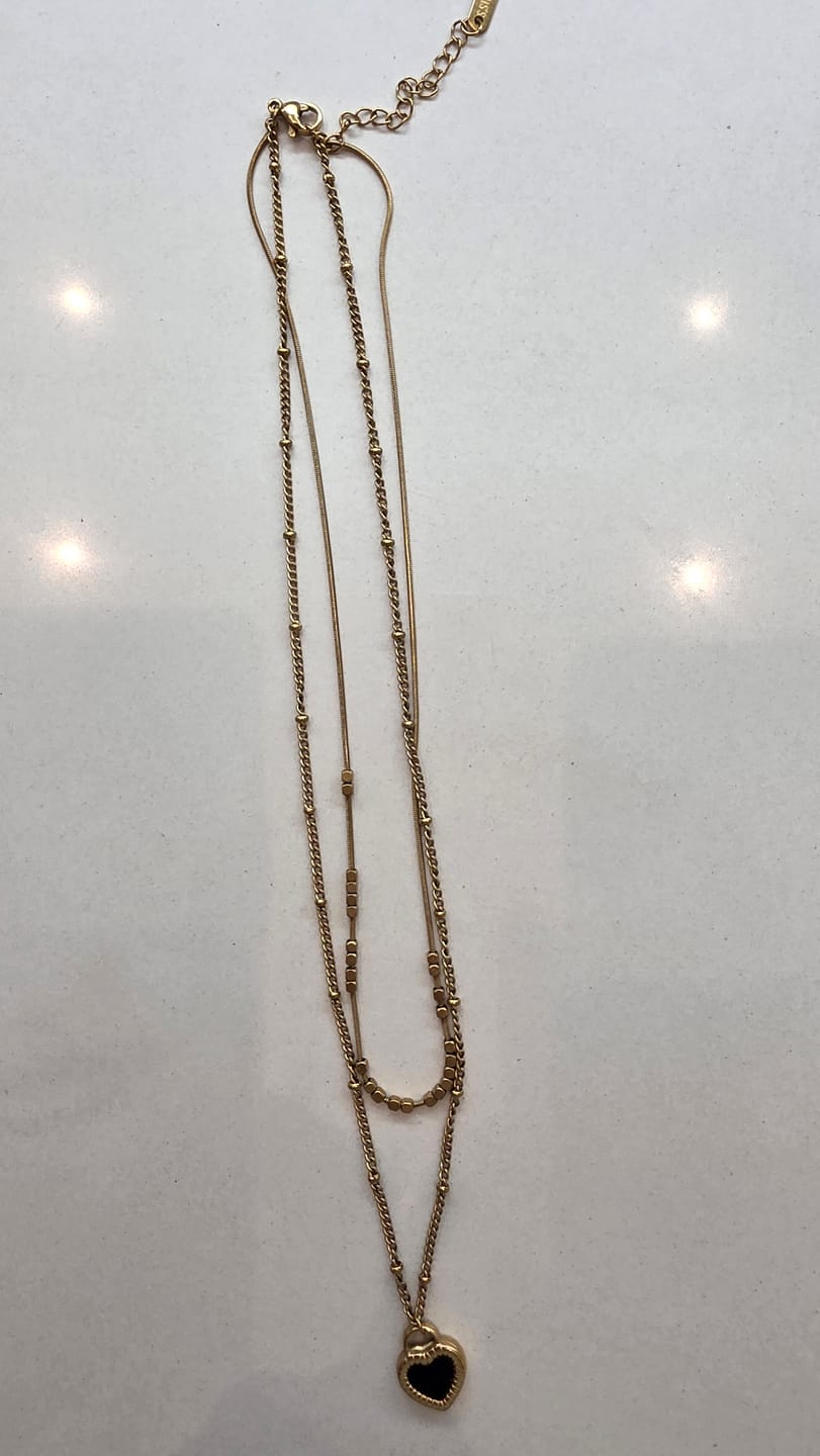 Customer photo review of Mix de Colares Coração Marmorizado Banhado em Ouro 18K