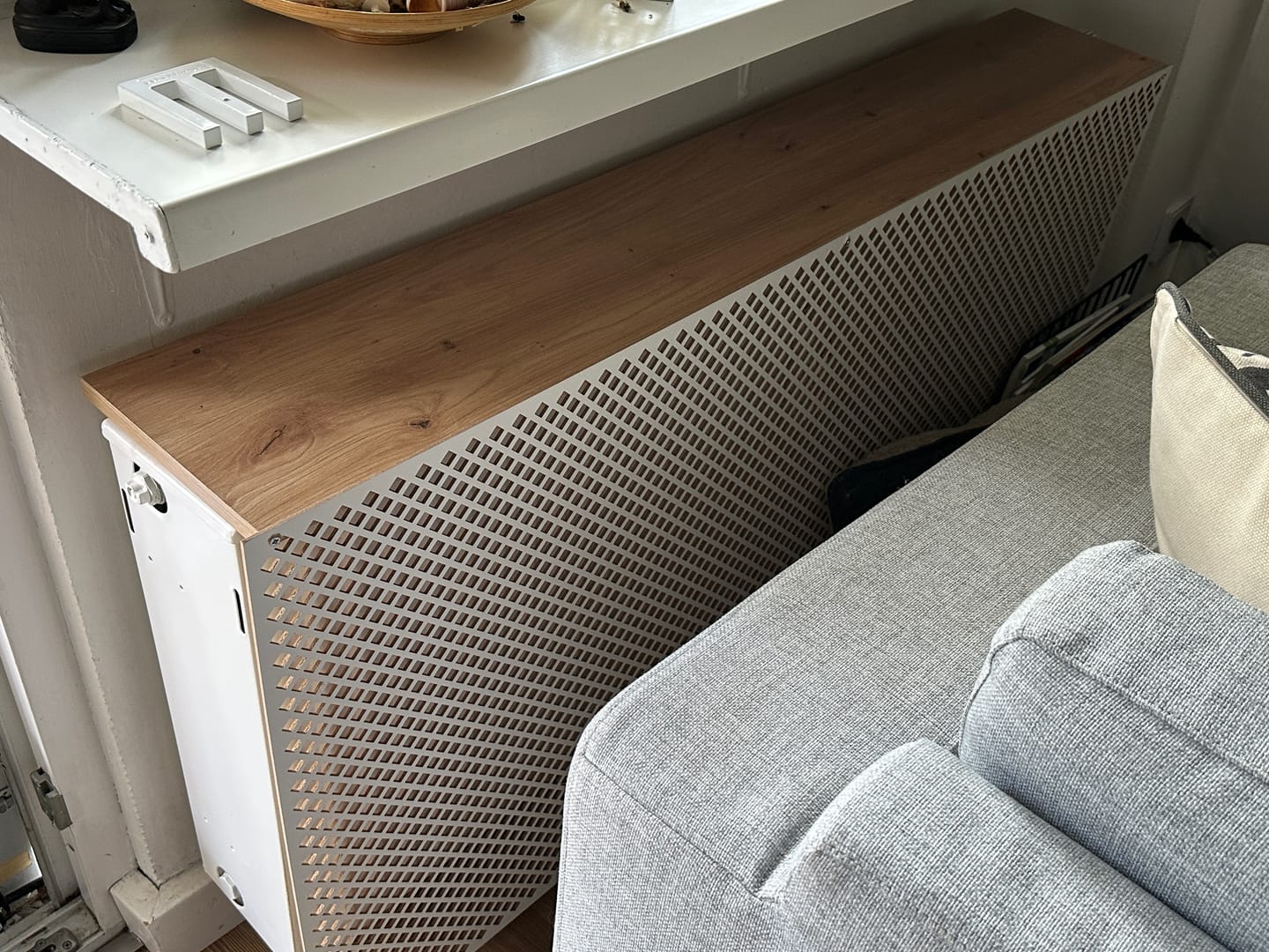 Customer photo review of Lochwand VALENCIA 122 x 61 cm weiß lackiert 3 mm MDF