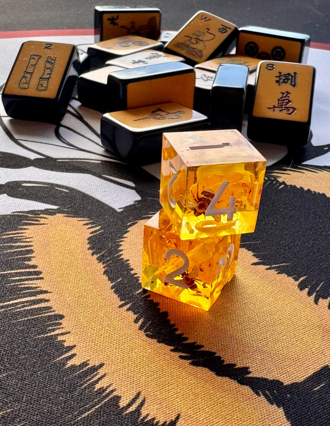 Customer photo review of Inner-dice Handmade Sharp Edge Resin Dice Set -Sweet Honey Bees-