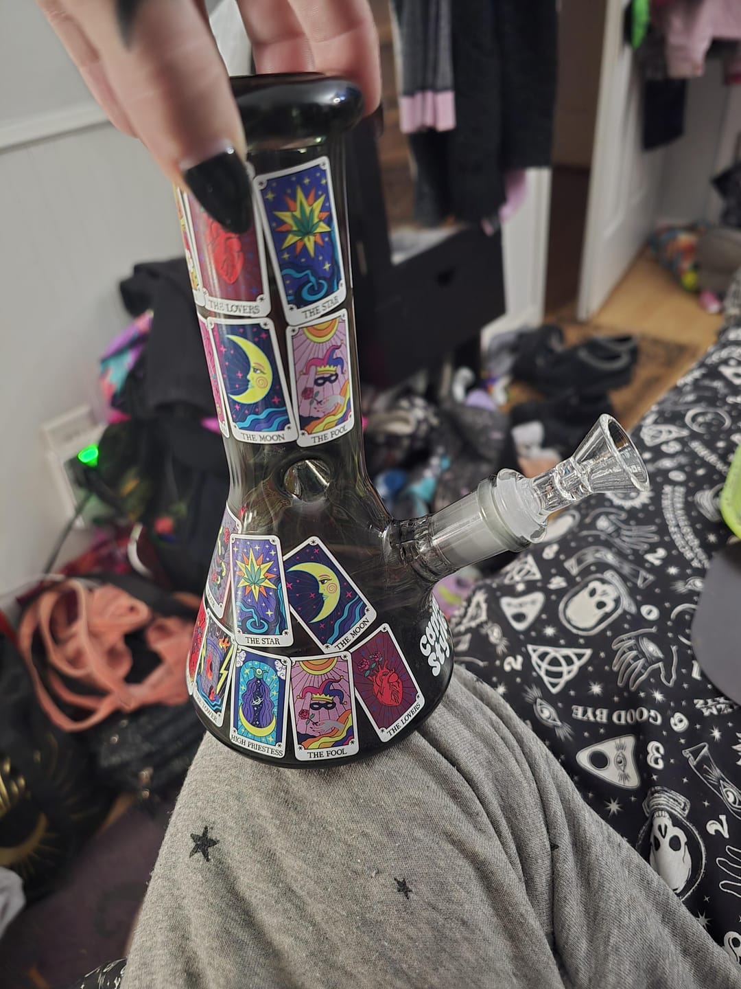 Customer photo review of TAROT CARD BONG 8"