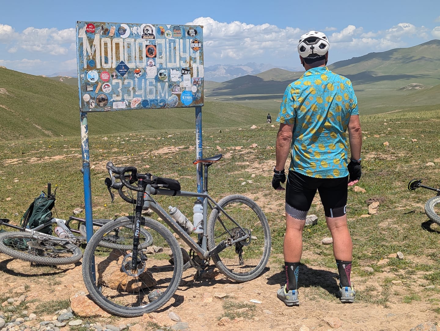 Customer photo review of 3 Pack | Feral | Compression Shred Socks