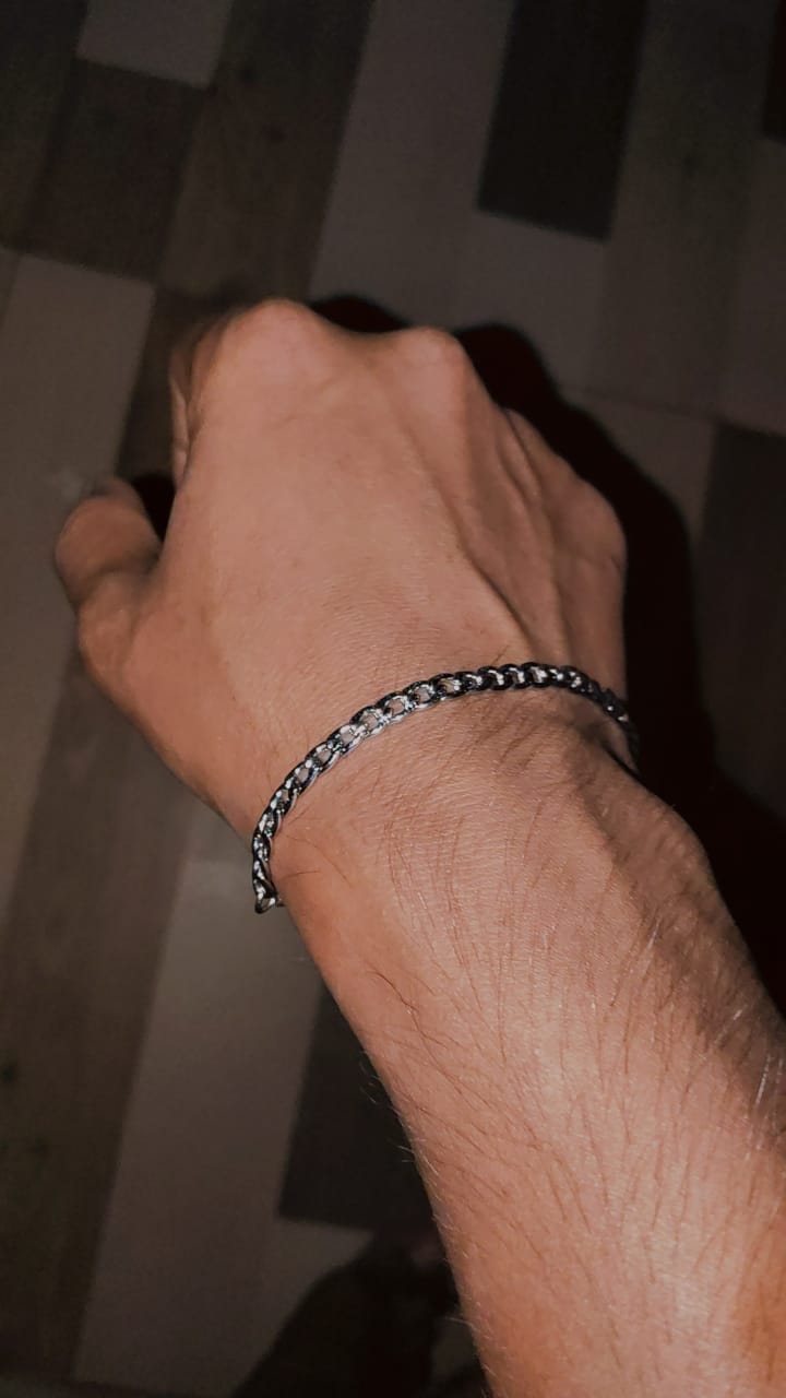 Customer photo review of Classic Cable Chain Bracelet