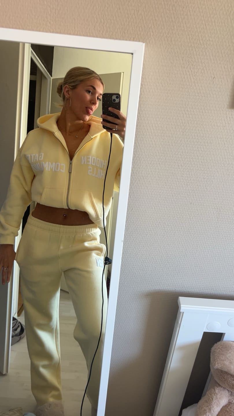 Customer photo review of GATED COMMUNITY ZIP HOODIE BUTTER YELLOW