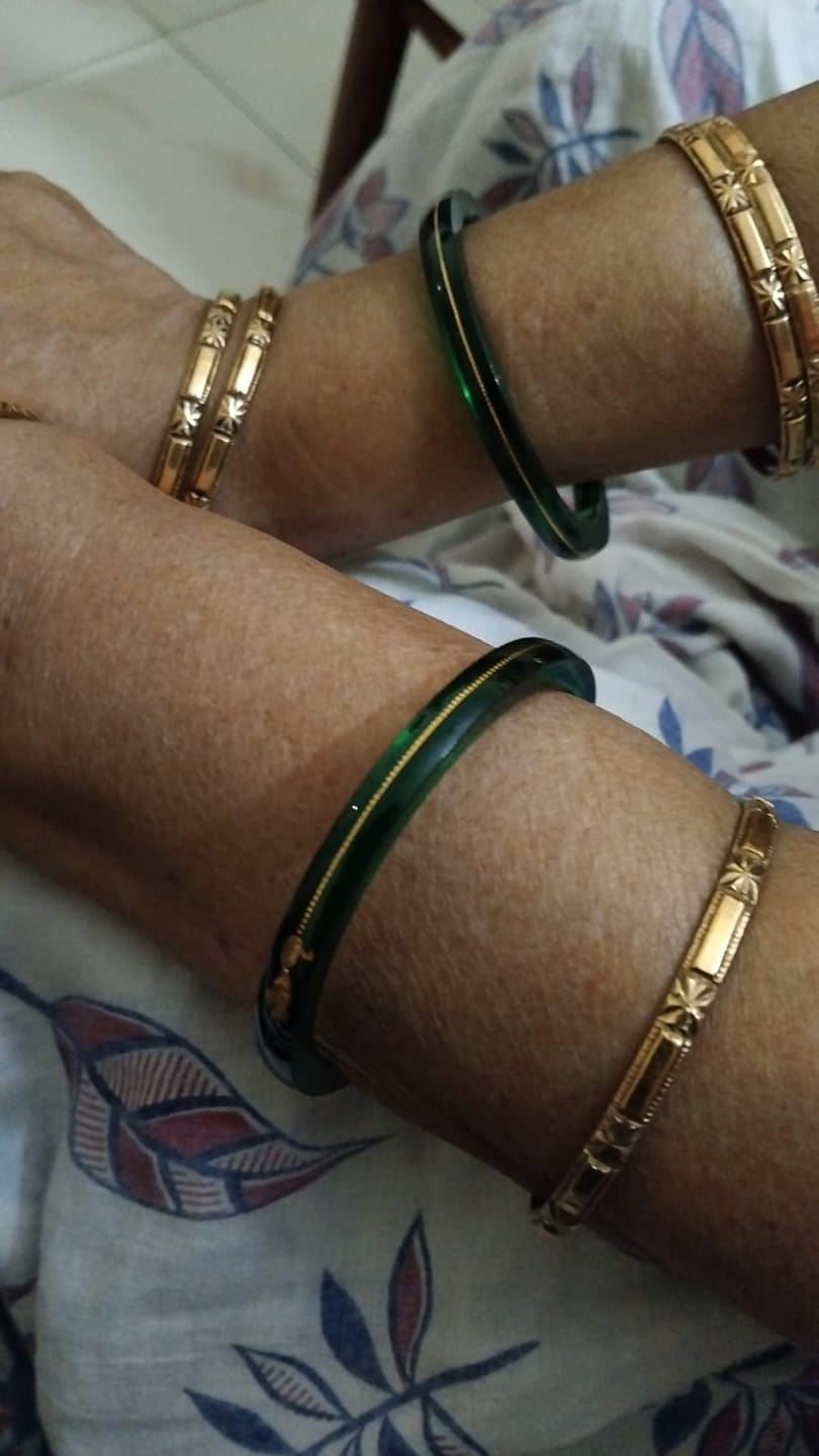 Customer photo review of Zamrud Green - A Saumya Shringar 916 22k Bangles (Pack of 2)