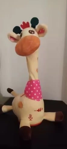 Customer photo review of Singende Tanzende Giraffe Plüschtier | Musikspielzeug Sprachfunktion 60 Kinderlieder Kleinkind