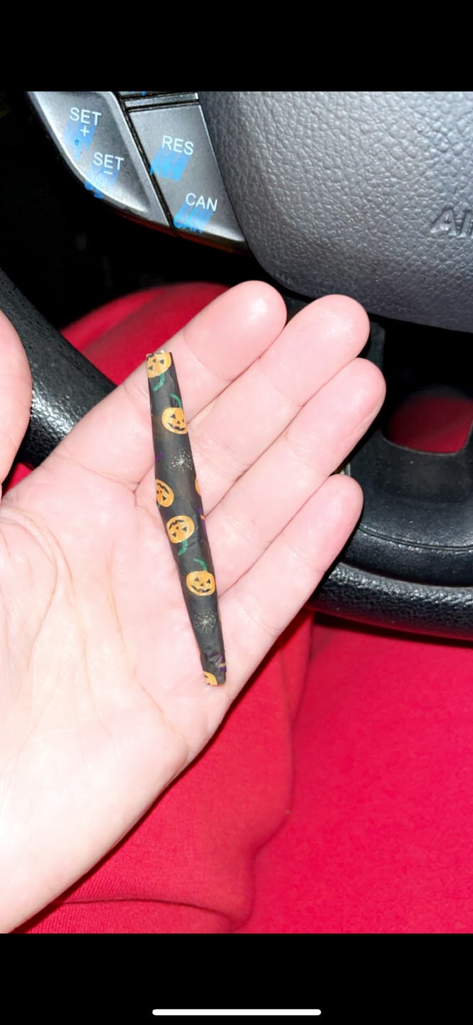 Customer photo review of HALLOWEEN ROLLING PAPERS