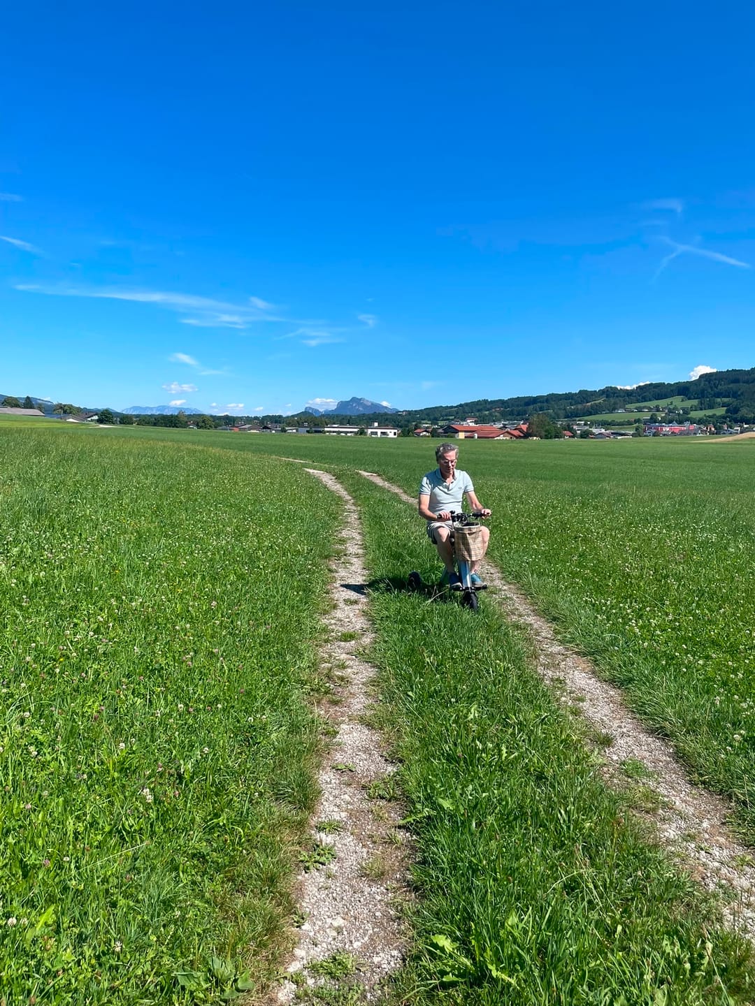 Customer photo review of Mini trottinette pliable 3 roues ES-35 pour PMR et Séniors - Tricycle ultra léger