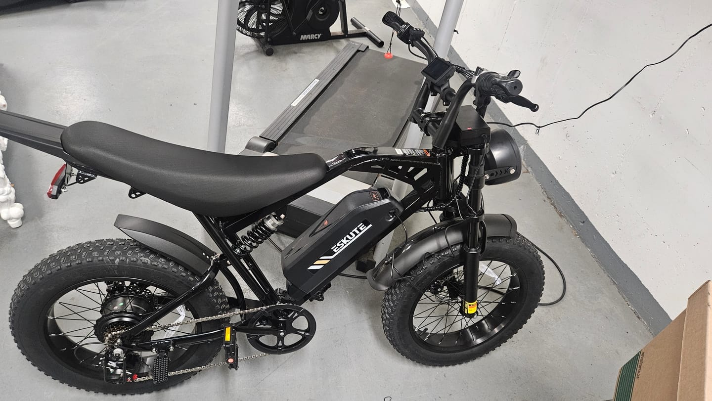 Customer photo review of Eskute® V200 20*4.0" Dirt Electric Bike for Kids&Teens