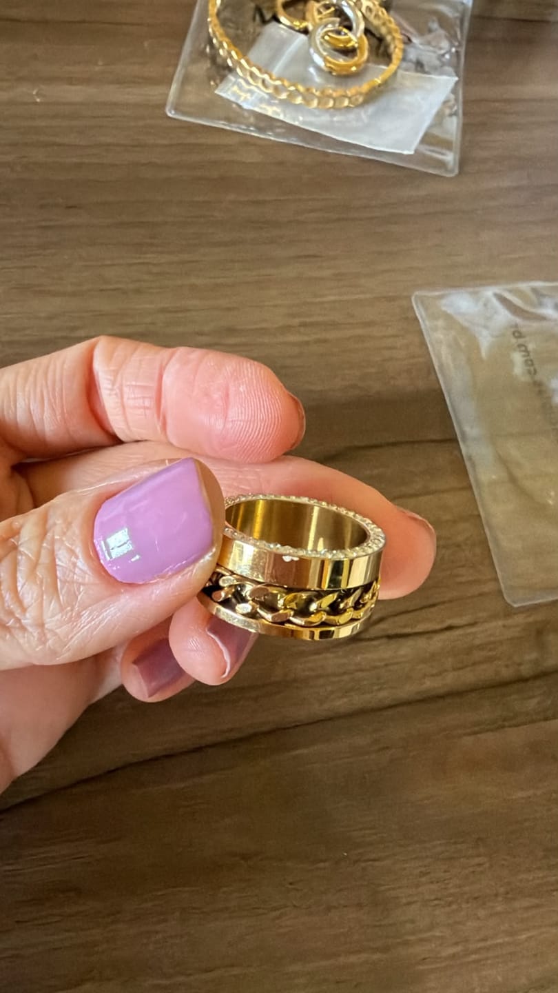 Customer photo review of Anel Elos Zircônia Banhado em Ouro 18K