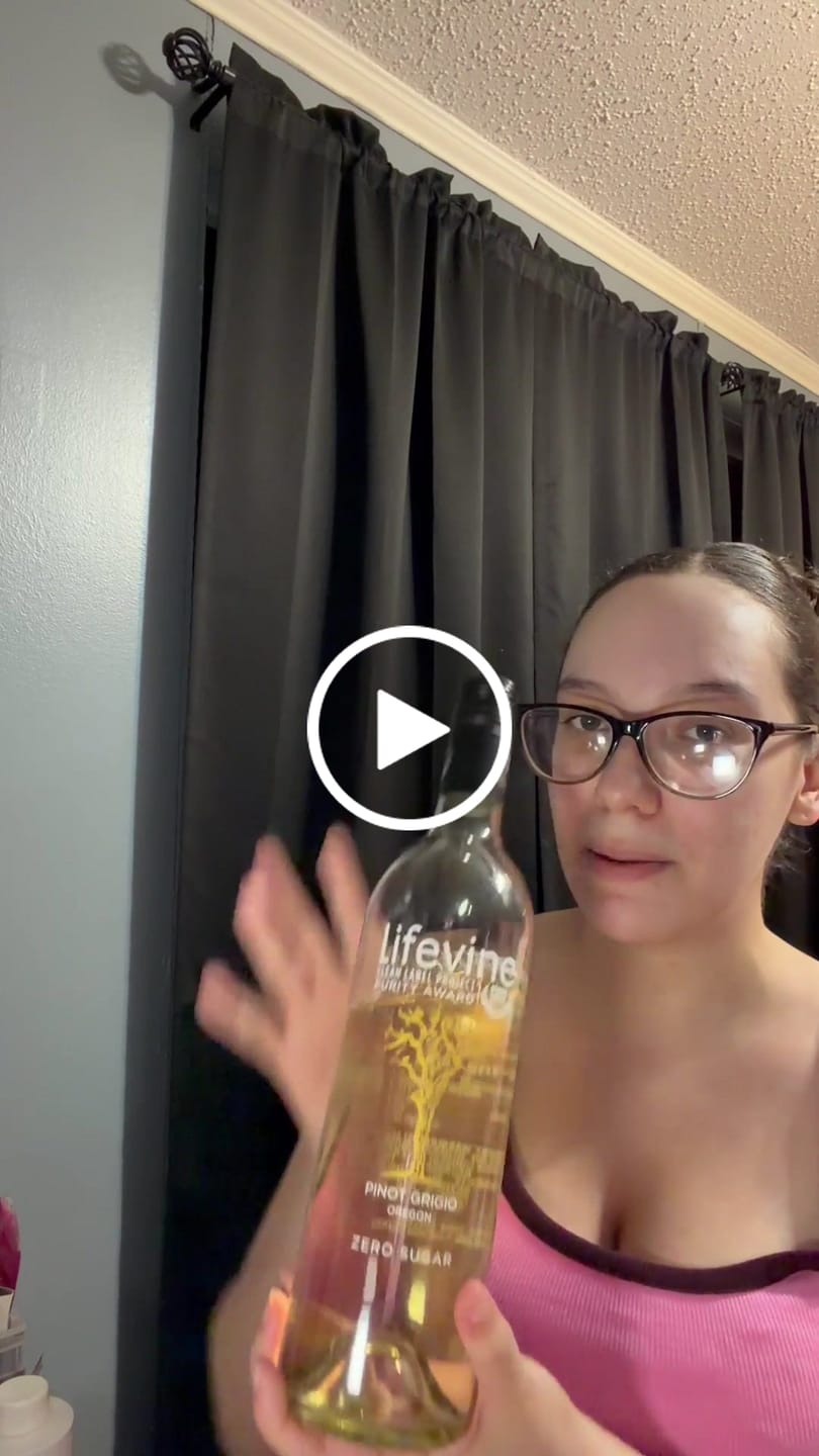 Customer video review of Pinot Grigio