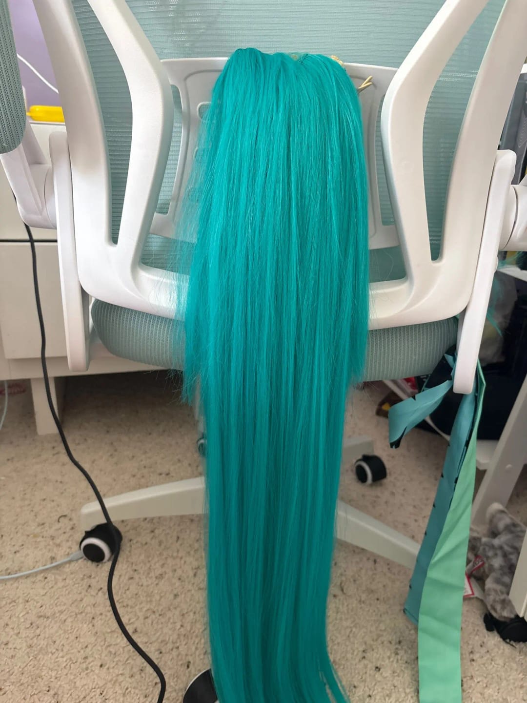 Customer photo review of Hatsune Miku Vocaloid Cosplay Costume Set – Anime School Idol Outfit with Wig Option