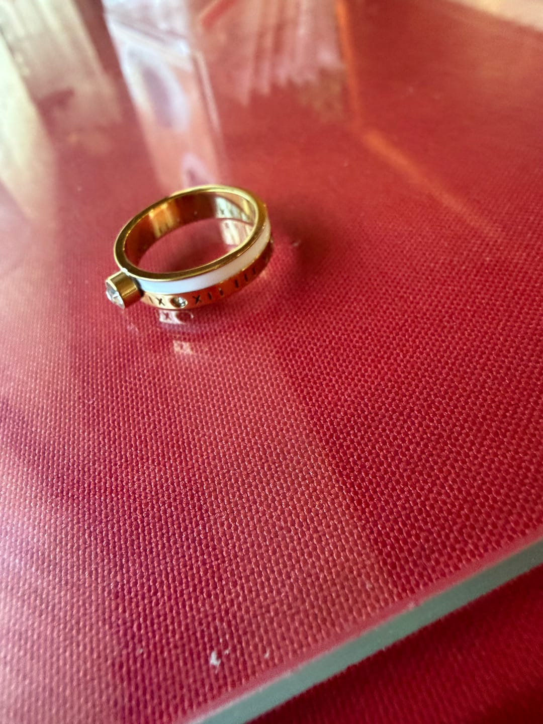 Customer photo review of Anel Rainha Pedra Cristal Banhado em Ouro 18k