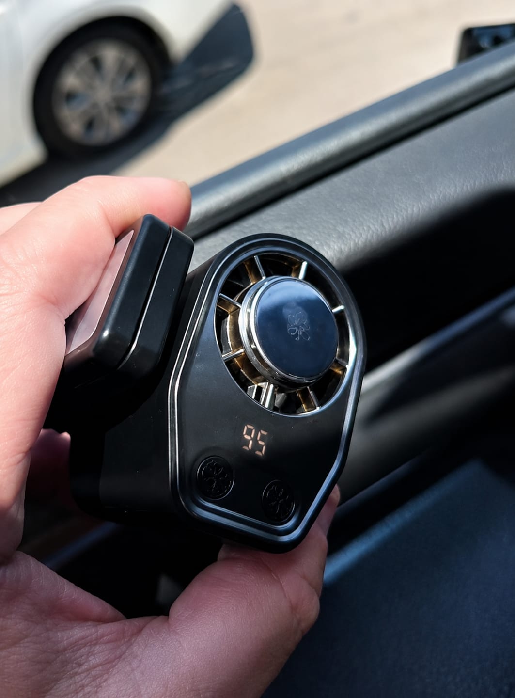 Customer photo review of Lunoox™ Clip-On Cooling Fan