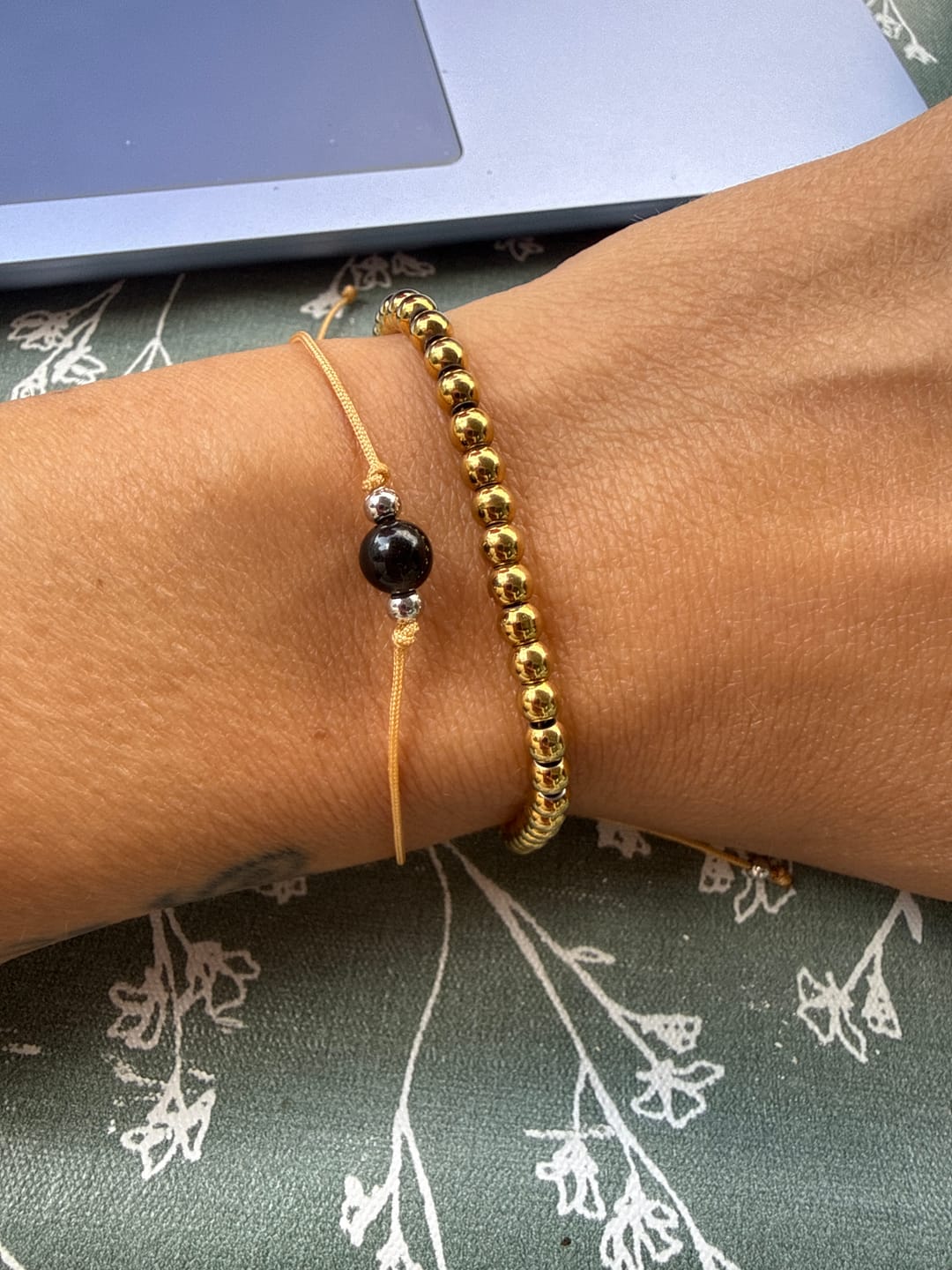 Customer photo review of Obsidian Armband - Naturband