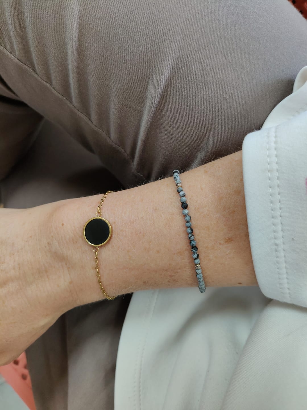 Customer photo review of Obsidian Armband - Kreismedallion