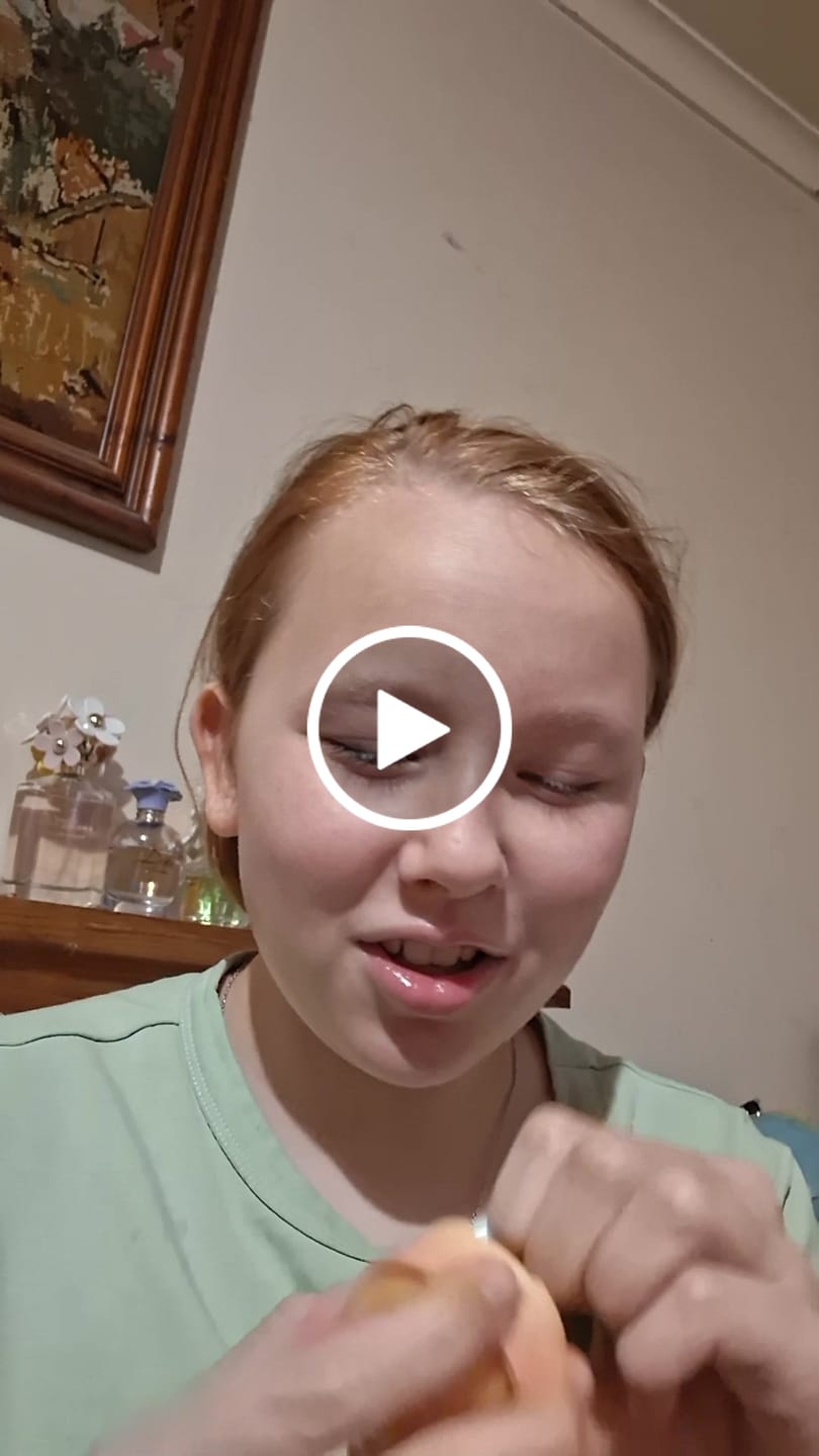 Customer video review of Peach Bee Balm