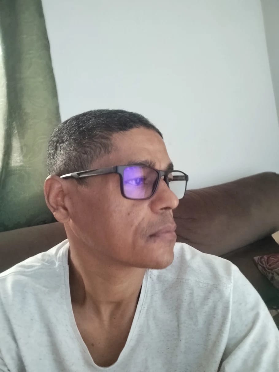 Customer photo review of Óculos de Grau Boston