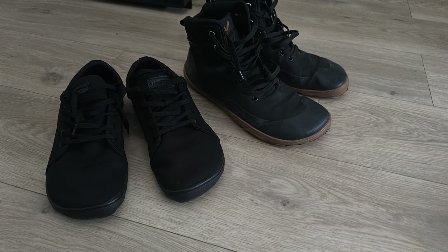 Customer photo review of Vaistoa Rento 2 -paljasjalkatennarit
