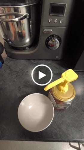 Customer video review of 2 kg Svensk Flytande Honung (4 × 500 g) + Honungspump