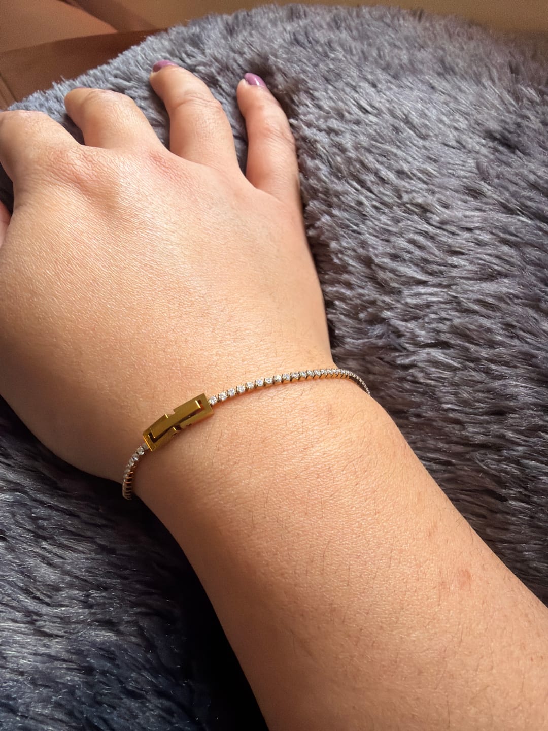 Customer photo review of Niyah White Crystal Gold Bracelet