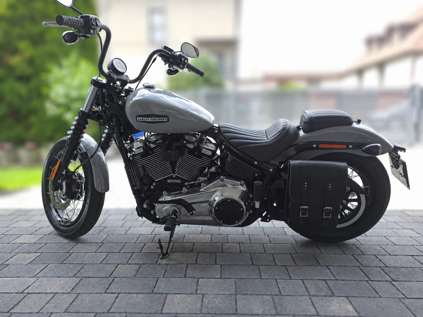 Customer photo review of H-D® 2018-Later Softail Left Side Solo Bag - SHL04
