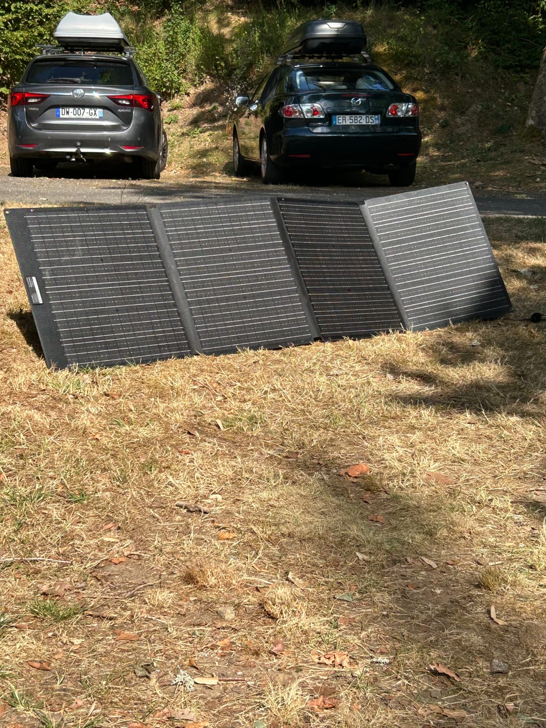 Customer photo review of ALLPOWERS SOLAX SE200 Panneau Solaire Portable 200W