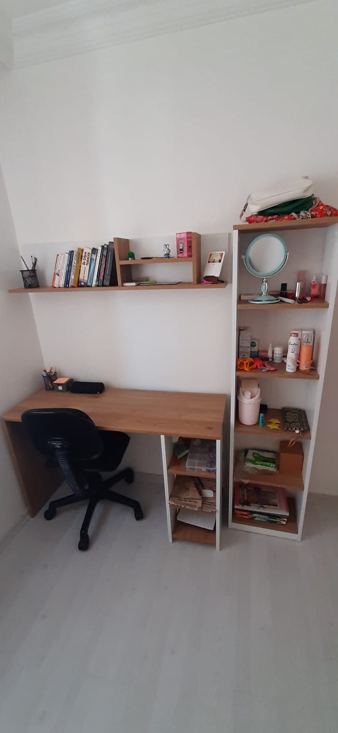 Customer photo review of Rani HA125 Kitaplıklı Raflı Çalışma Ofis Bilgisayar Masası Sepet Ceviz - Beyaz