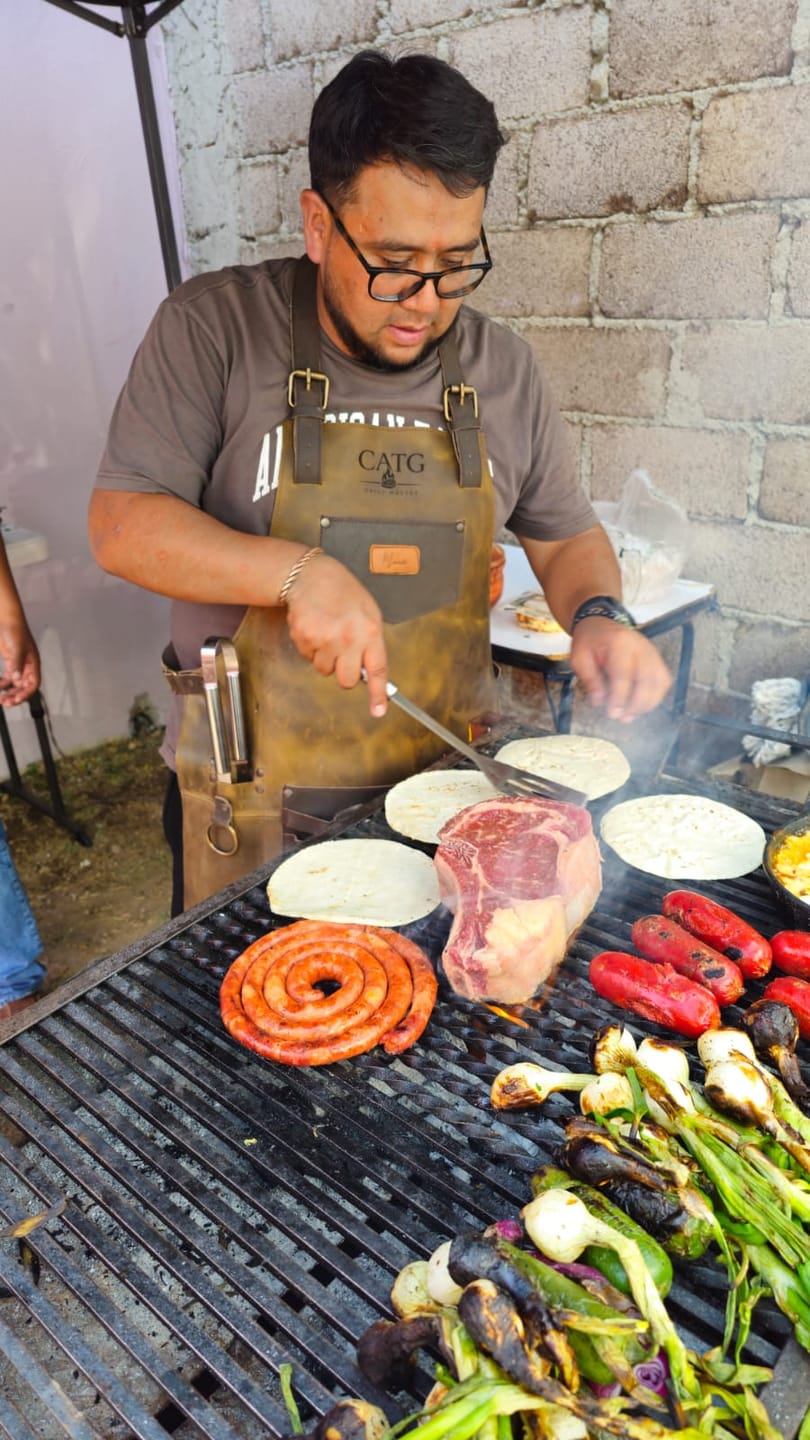 Customer photo review of Mandil  T-Bone 100% Piel + Kit Parrillero +Set Porta vasos Gratis!!