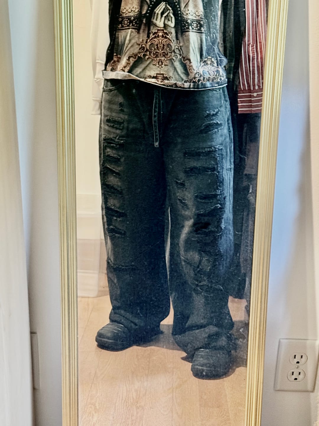 Customer photo review of 6004 - Destroyed Jeans