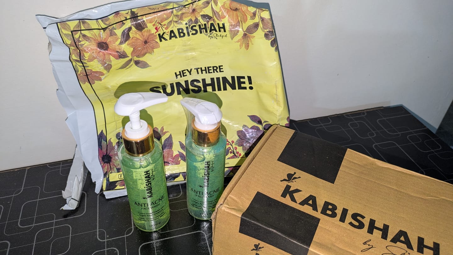Customer photo review of ClearSkin Pro Anti Acne Face Wash Double Pack