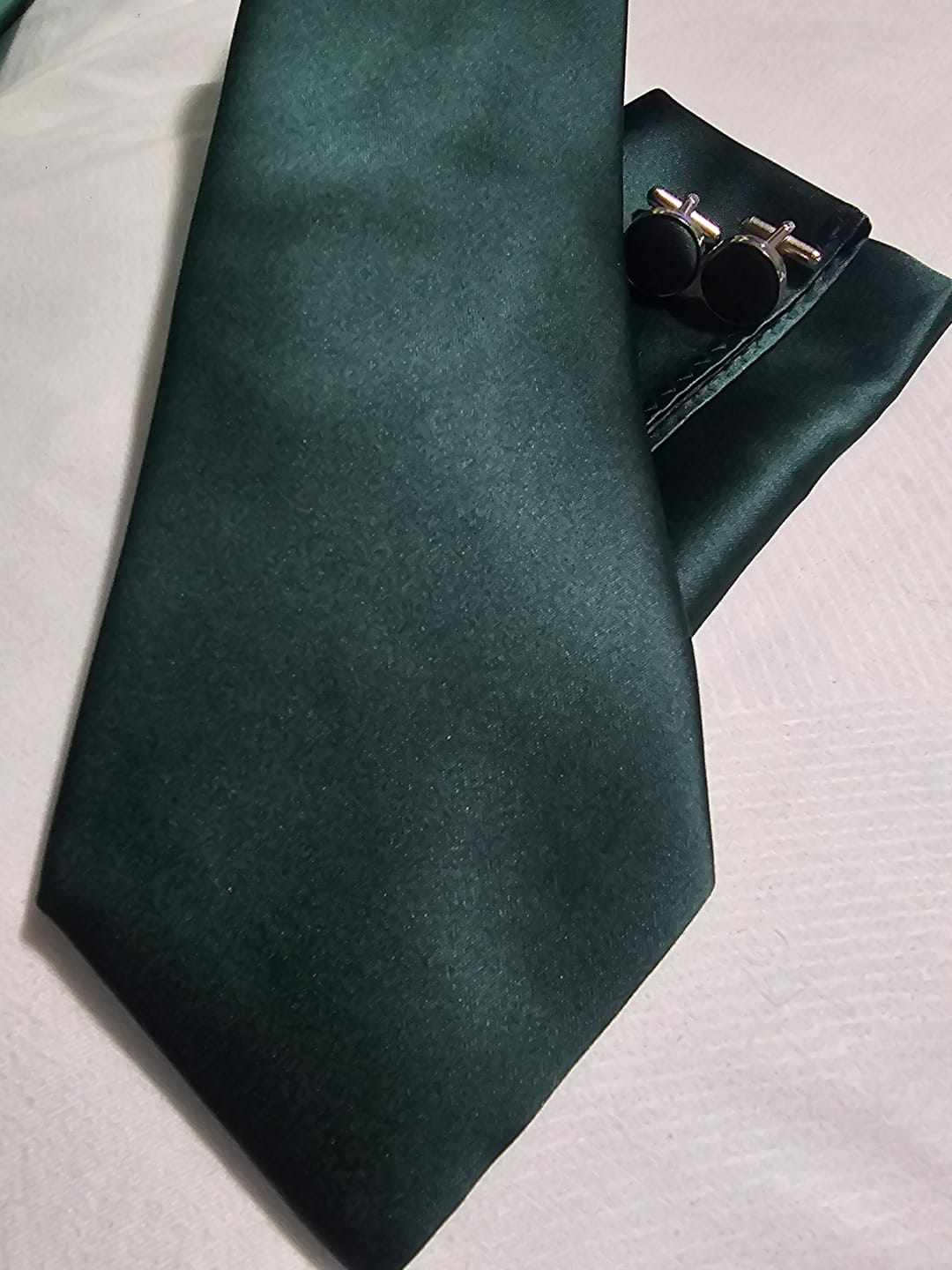 Customer photo review of Ties2you Emerald Green Necktie Solid Wedding Formal Tie Handkercheif Cufflinks Set