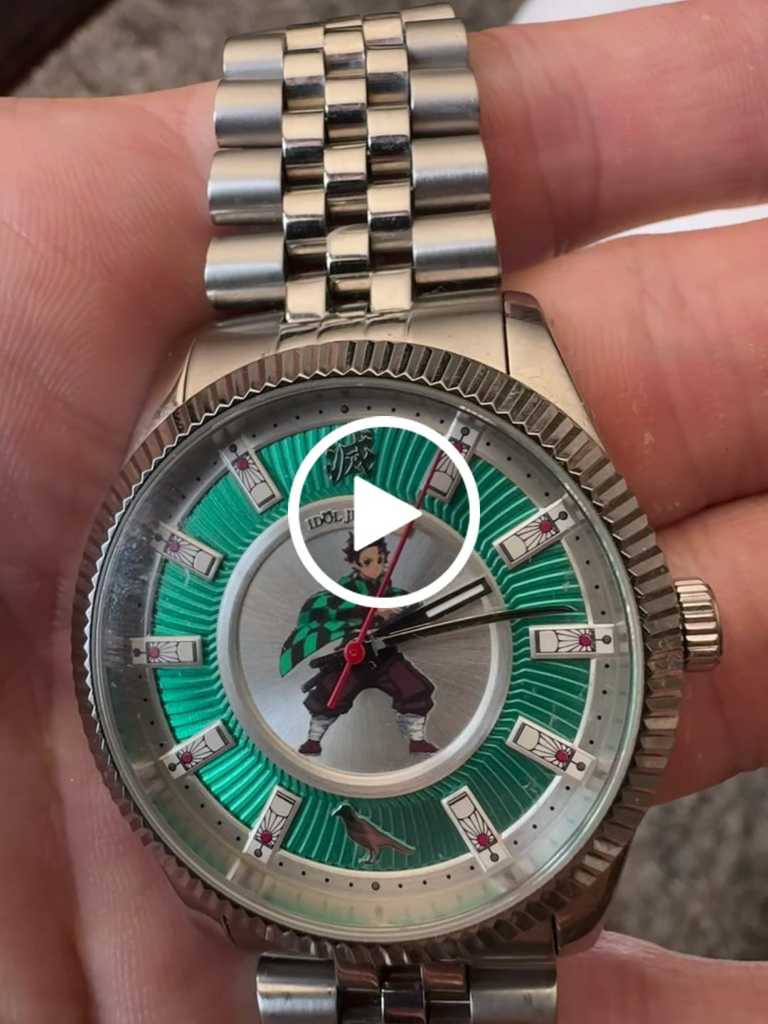 Customer video review of Reloj Tanjiro Kamado | Demon Slayer: Kimetsu no Yaiba