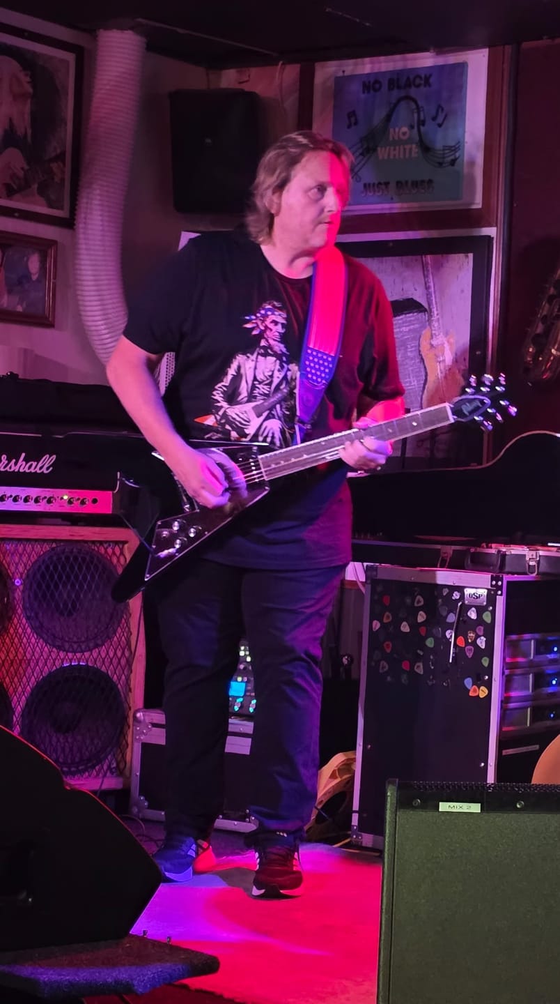Customer photo review of Zero-Gravity Guitar Strap | Weightless Comfort for Bass & Guitar