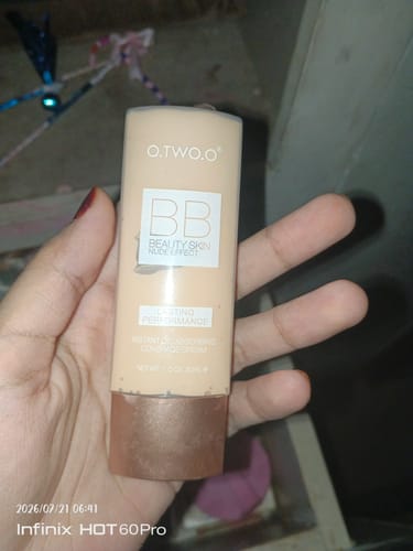Customer photo review of O.TWO.O BEAUTY SKIN NUDE EFFECT BB CREAM