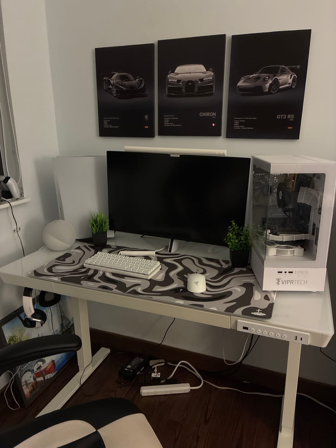 Customer photo review of Black Liquid Mousepad