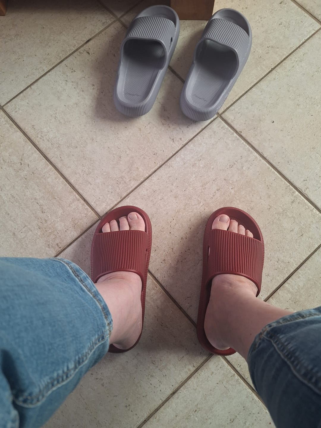 Customer photo review of HappyFlops Original Drop 002
