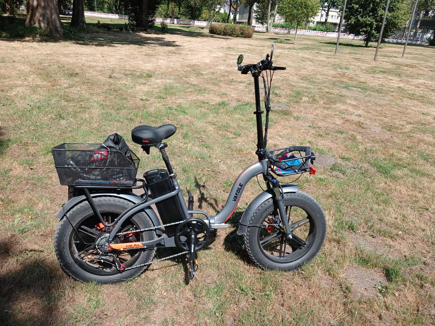Customer photo review of Vakole Y20 Pro 20" Fat Bike 1440Wh Foldable Step-through E-bike 48V 30Ah Battery