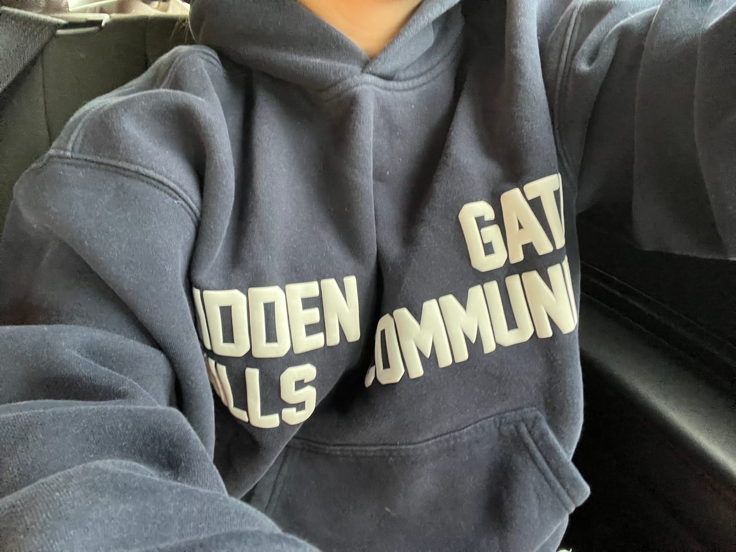 Customer photo review of GATED COMMUNITY HOODIE NAVY