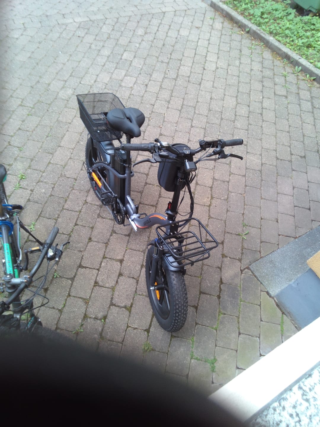 Customer photo review of Vakole Y20 Pro 20" Fat Bike 1440Wh Foldable Step-through E-bike 48V 30Ah Battery
