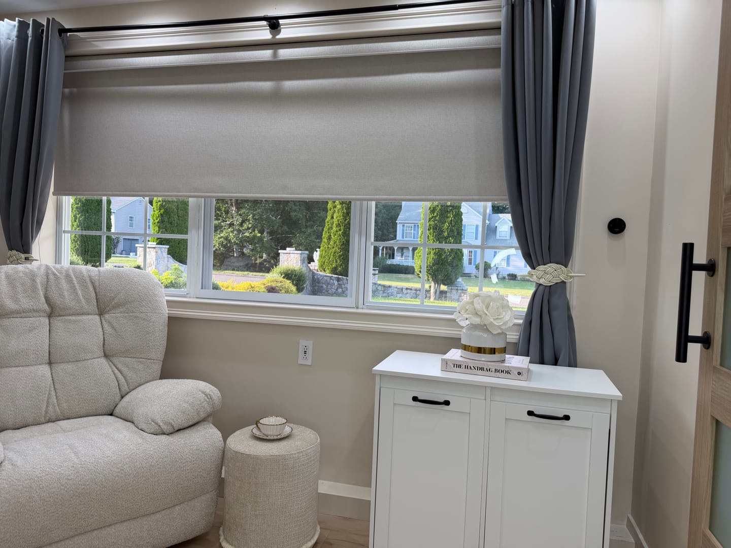 Customer photo review of SmartWings Motorized Roller Shades 100% Blackout Safari
