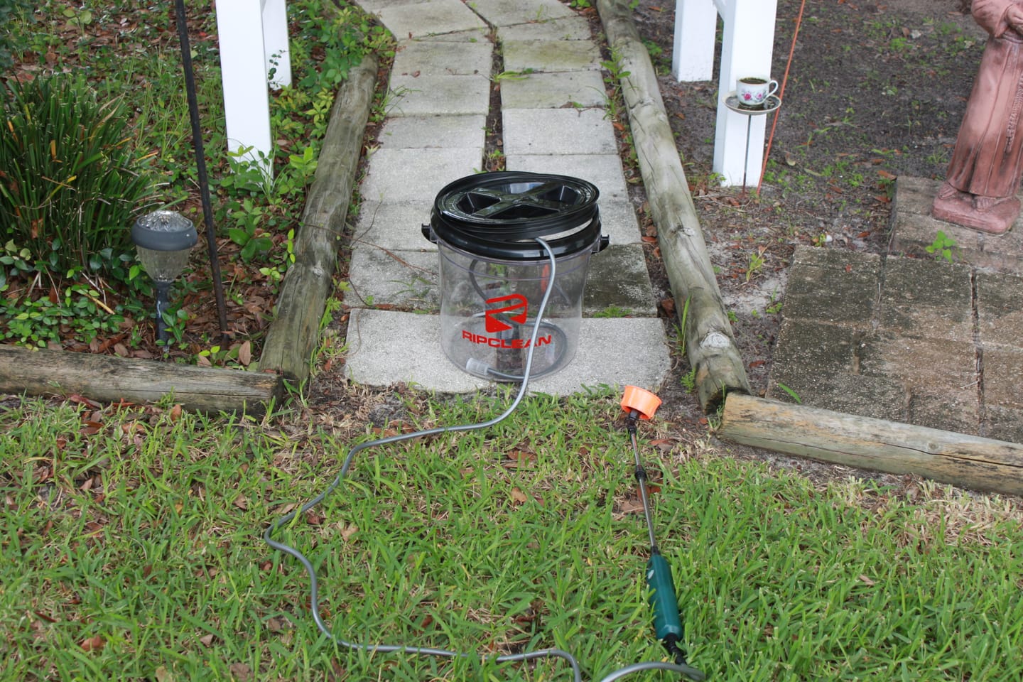 Customer photo review of Phantom Clear 5 Gallon Wash Bucket