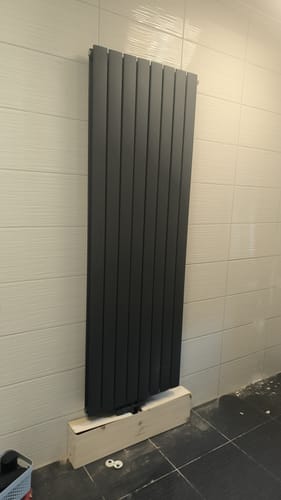 Customer photo review of SONNI Flach Heizkörper Paneelheizkörper Wandheizung Mittelanschluss 1800*616mm Anthrazit ohne/mit Mutiblock