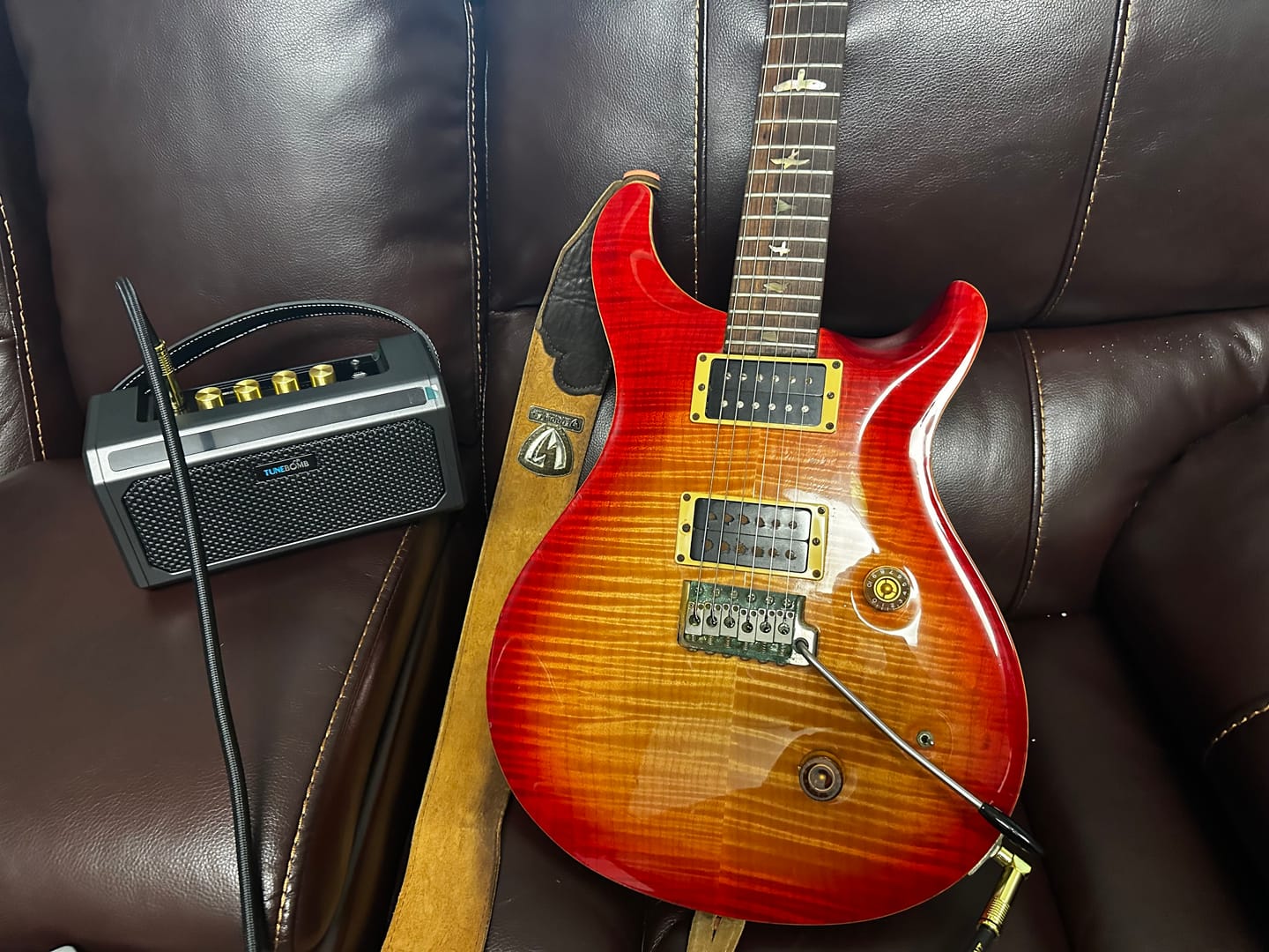 Customer photo review of TuneBomb 10W Portable, Rechargeable Practice Mini Amp – For Guitar & Bass