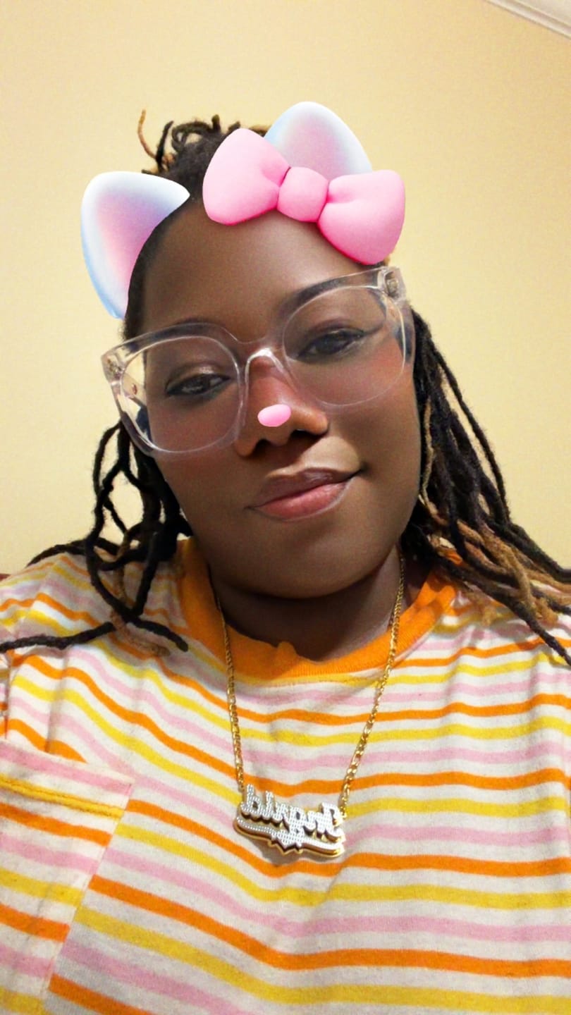 Customer photo review of Double Plated Pop Out Heart Name Necklace w/ Figaro Chain