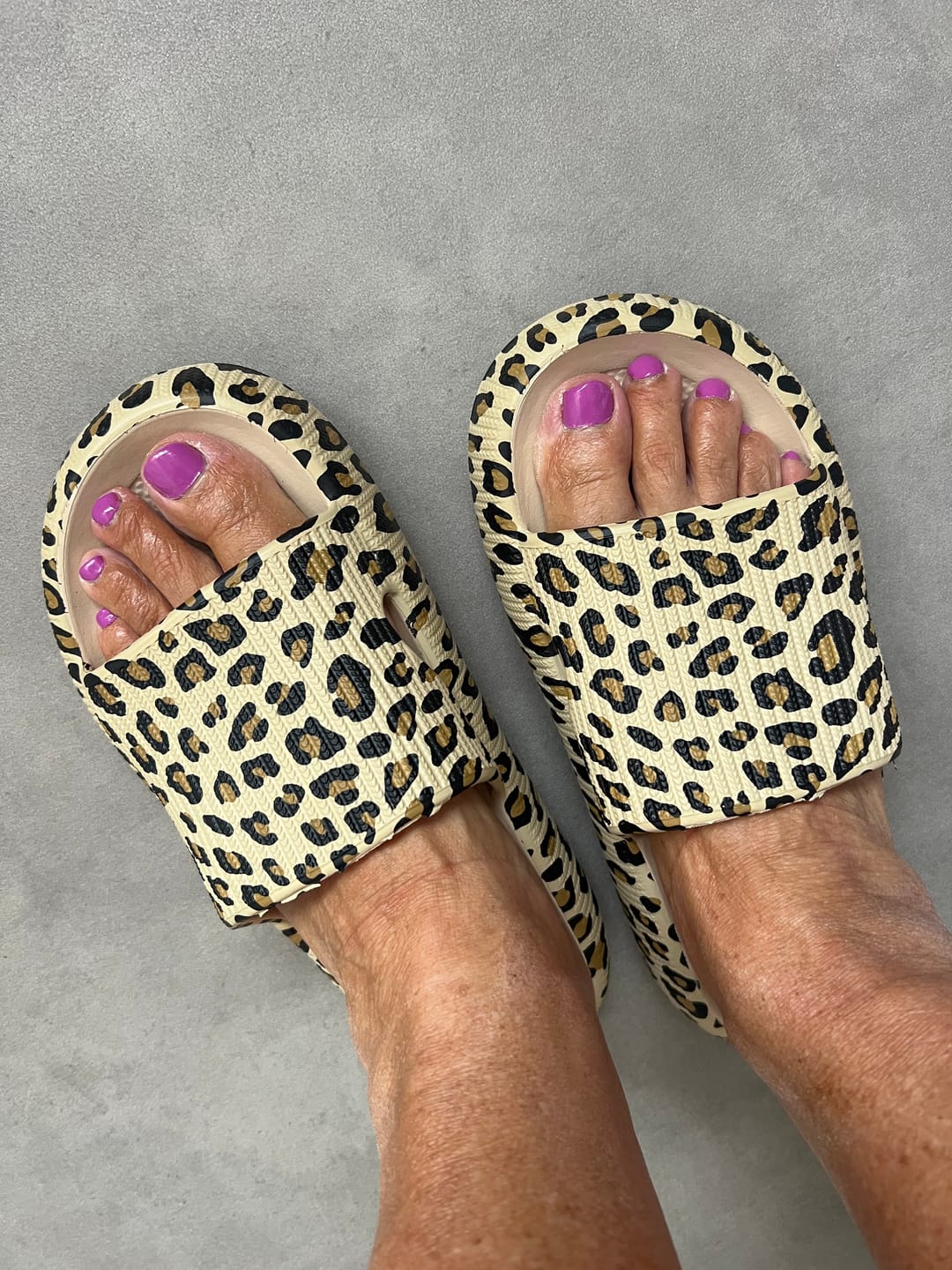Customer photo review of HappyFlops Limited Editions