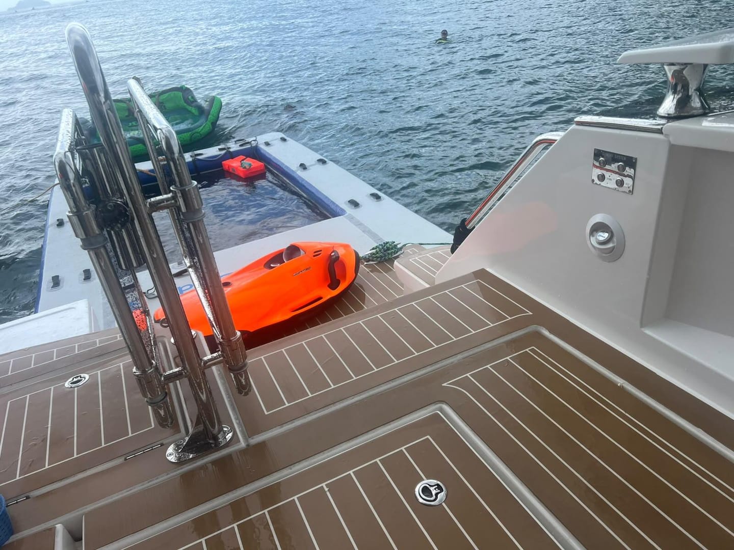 Customer photo review of Summer Jellyfish Protect Sea Floating Swimming Pool Inflatable Yacht Ocean Pool With Net