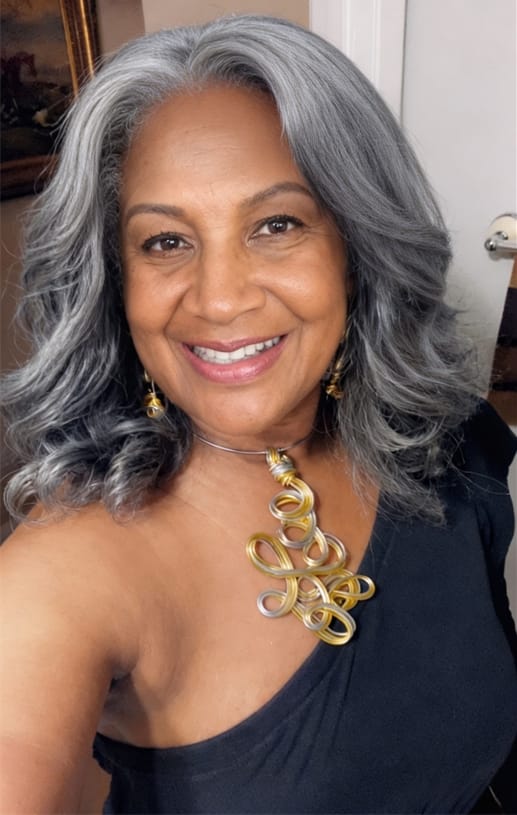 Customer photo review of Luvwin 5x5 Salt & Pepper Body Wave Glueless Bob Wig 100% Human Hair