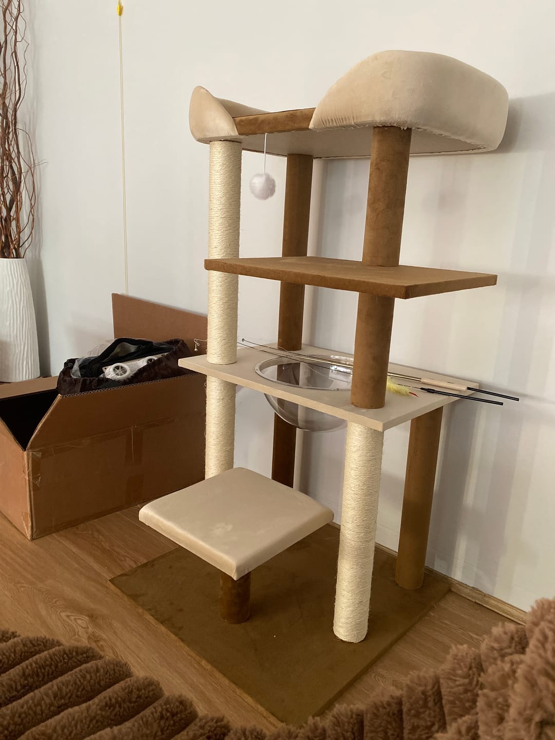 Customer photo review of Luxury Japanese-Style Cat Tree with Large Bed – 90906