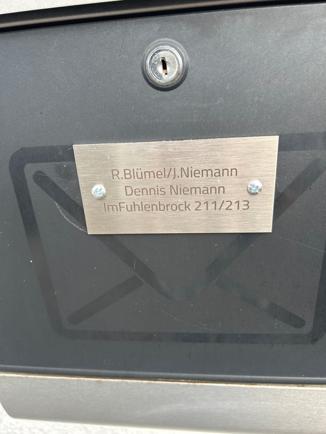Customer photo review of V2A Edelstahlschild in verschiedenen Größen, individuell personalisierbar.